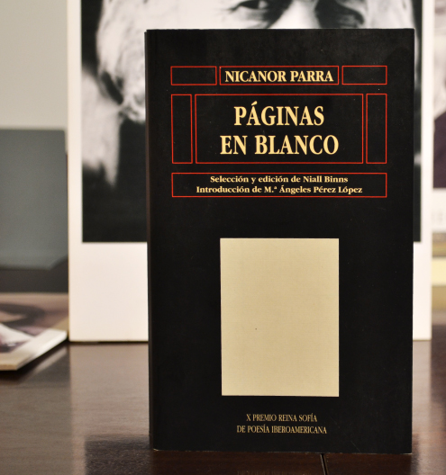 Portada "Páginas en blanco" de Nicanor Parra